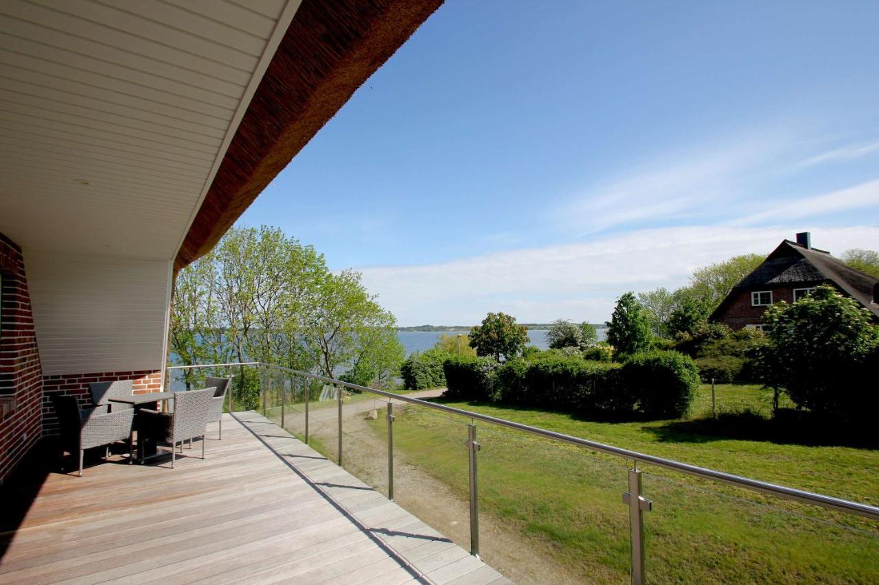 Wassernahes Ferienhaus Mit Meerblick Und Schwimmbadnutzung In Sellin - Ferienhaus Rohrweihe Gager Exteriör bild